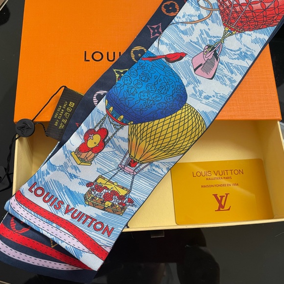 LV Up And Away Bandeau - Picture 6 of 9